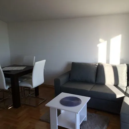 Antonija Lejlighed *